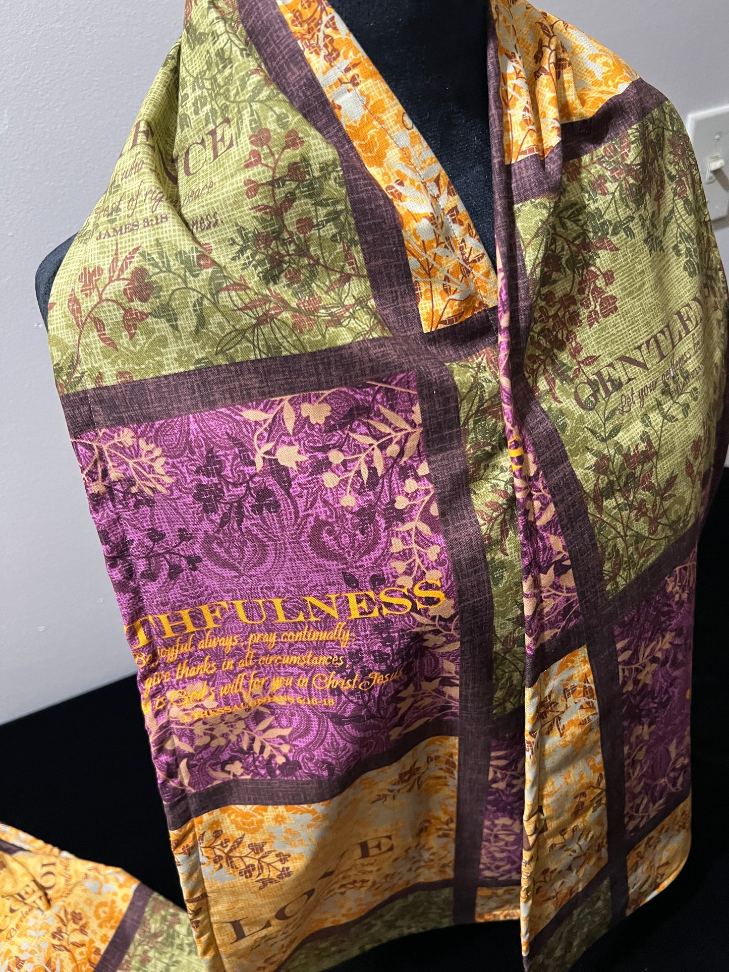 Machine washable scarf-like bib Fruit of the Spirit style Jesuse fabric