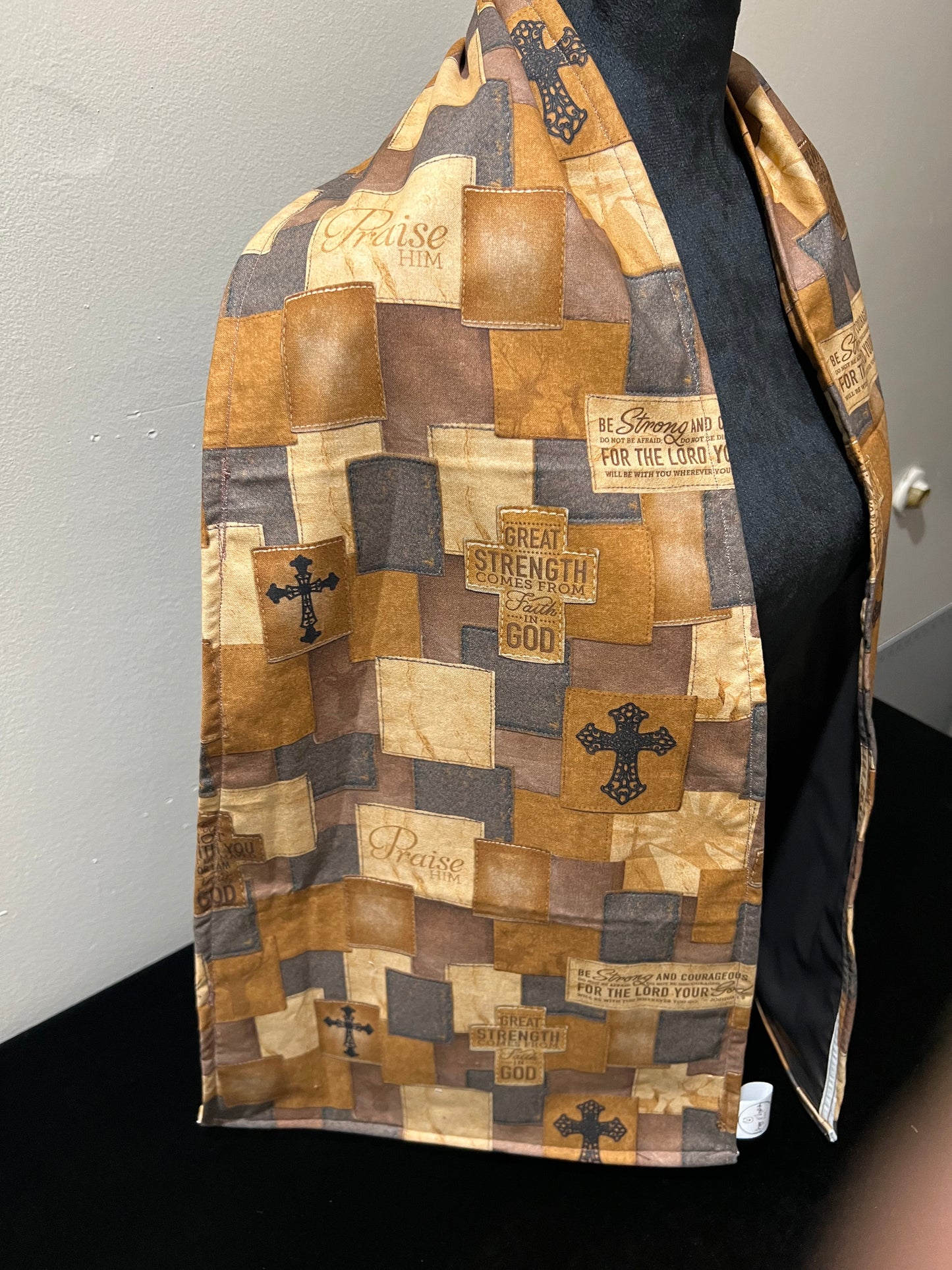 Machine washable scarf-like bib - Be strong style Jesus fabric