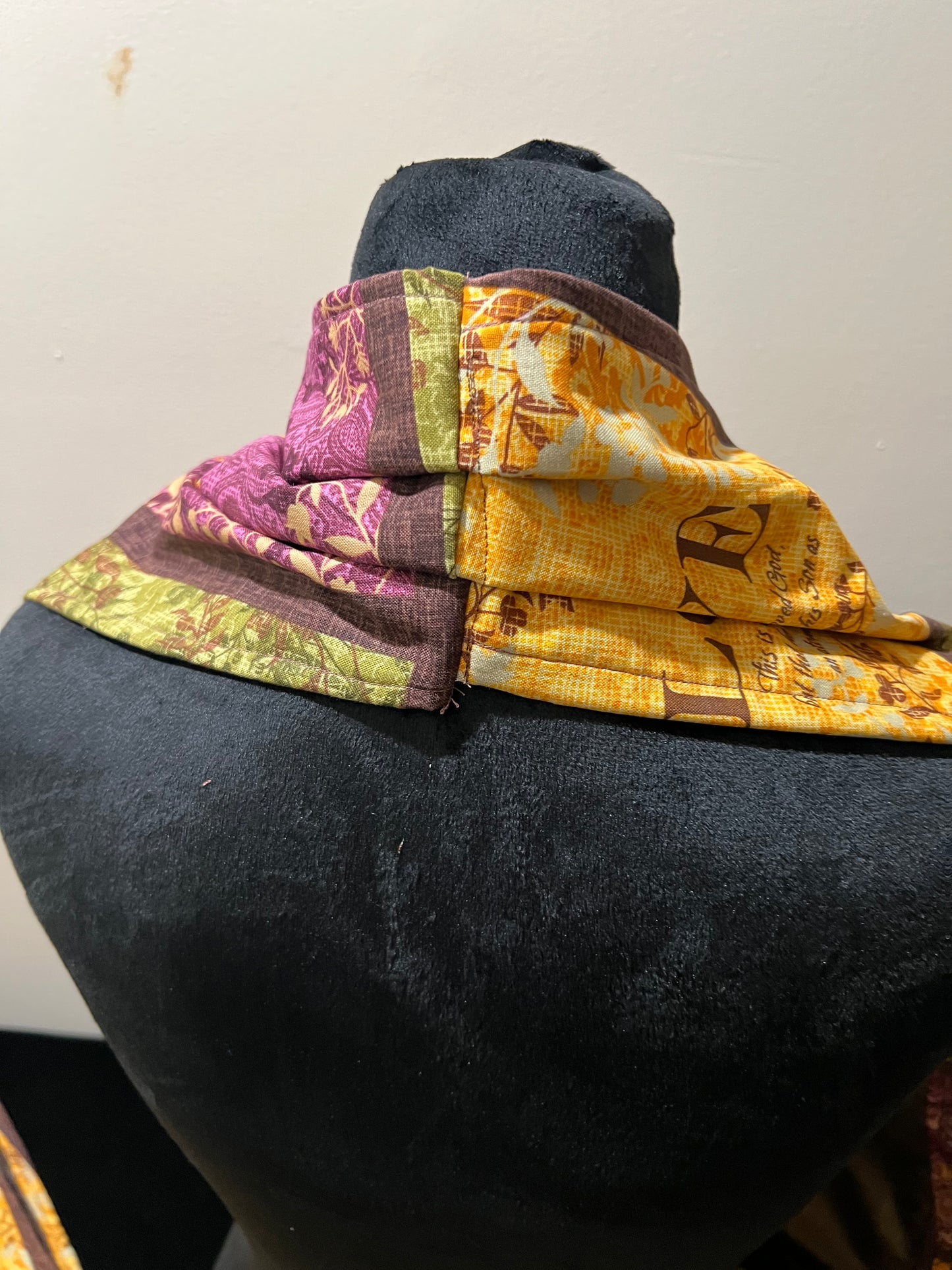 Machine washable scarf-like bib Fruit of the Spirit style Jesuse fabric